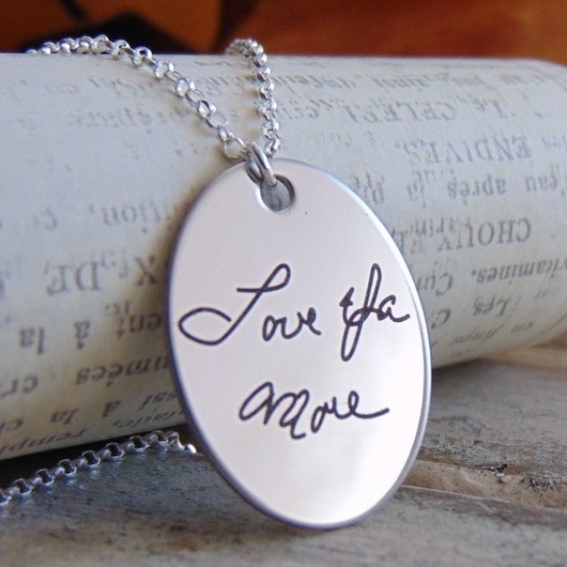 Гравіювання на кулонах Фото