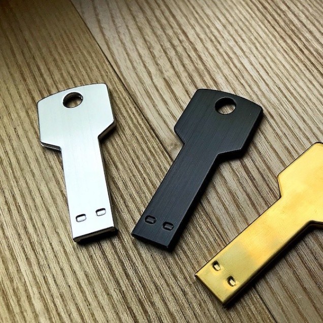 Гравіювання флешок Фото