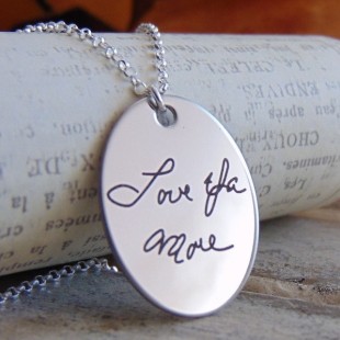 Гравіювання на кулонах